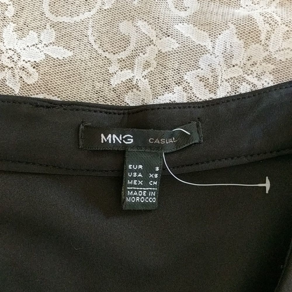 Simple Black Skirt - Picture 2 of 2